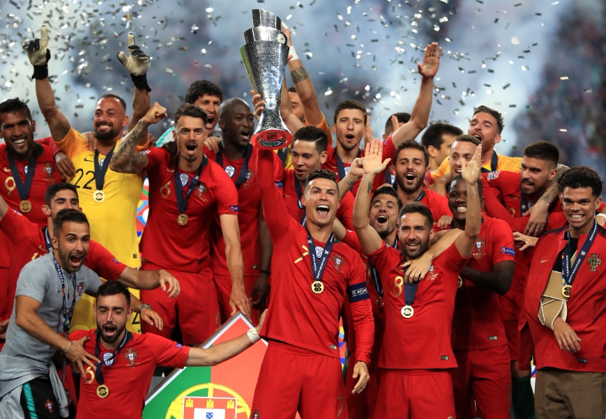 C罗庆祝葡萄牙国家队110周岁：回顾2016欧洲杯捧杯时刻